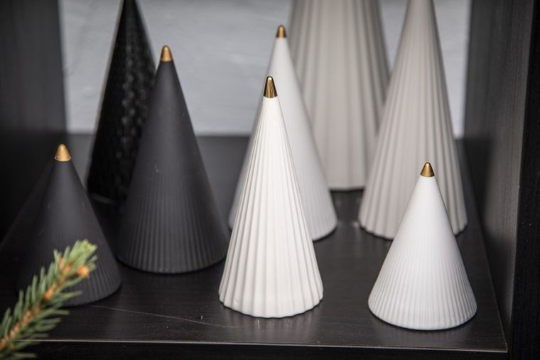 Altom Design, figurka porcelanowa choinka ze złotem, 7-7-10 cm