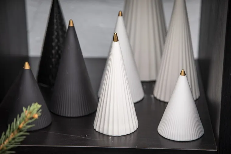 Altom Design, figurka porcelanowa choinka ze złotem, 8-8-15 cm