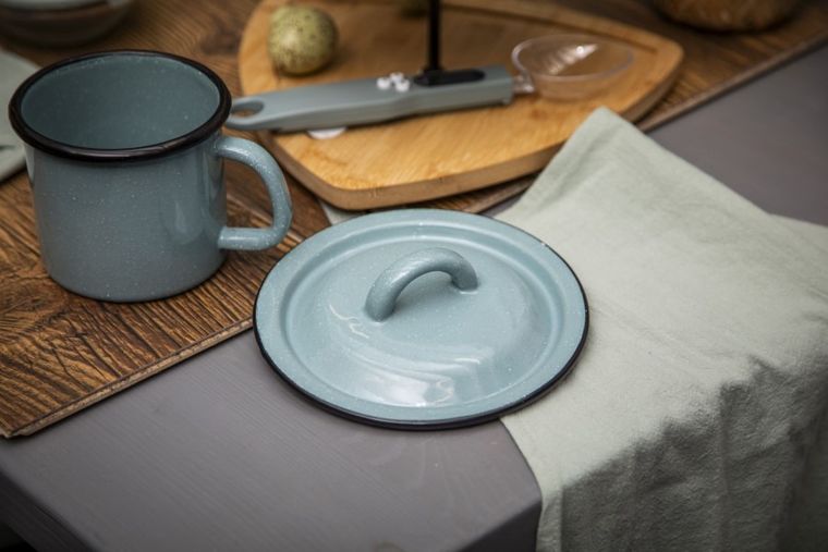 Altom Design, pokrywa emaliowana, szałwiowa nakrapiana, 22 cm