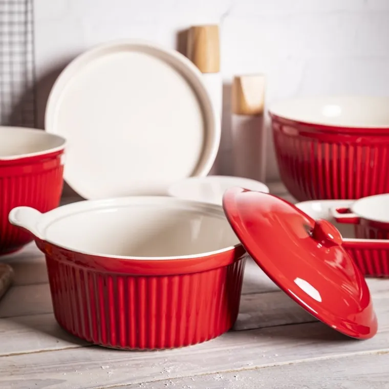 Altom Design, Red Chilli, naczynie ceramiczne do zapiekania z pokrywką, 27,5-22,5-12 cm, 2,2l