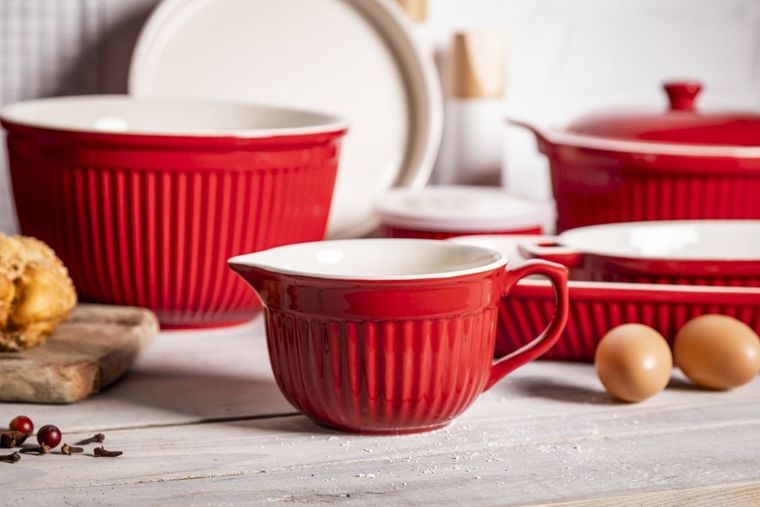 Altom Design, Red Chilli, naczynie ceramiczne z uchwytem i wylewką, 17,5-13,5-9 cm, 550 ml