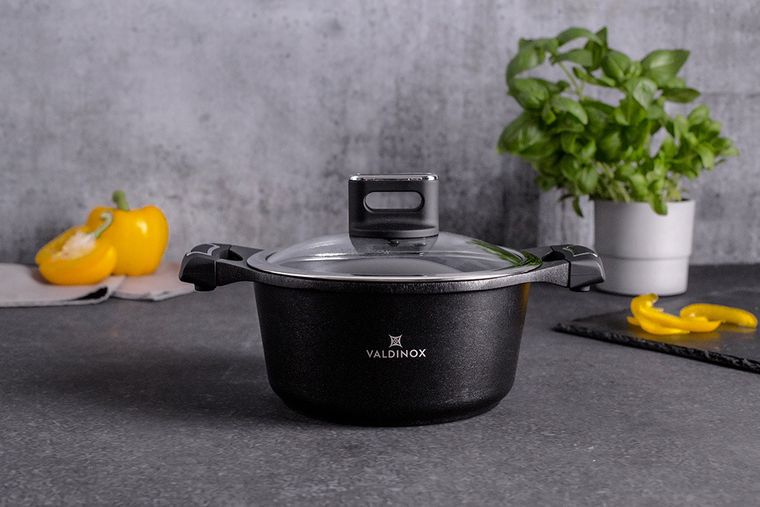 Altom Design, Valdinox, Strong garnek z pokrywą, 18 cm, 1,9l