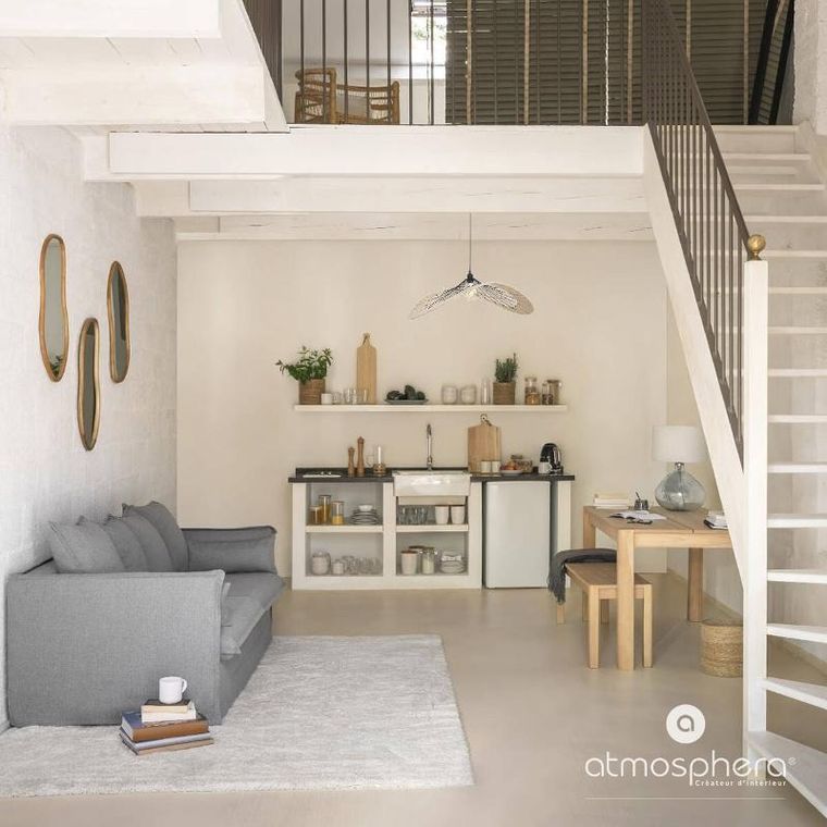 Atmosphera, lustro wiszące asymetryczne, Olm, rama drewno paulownia, 44.5-75 cm