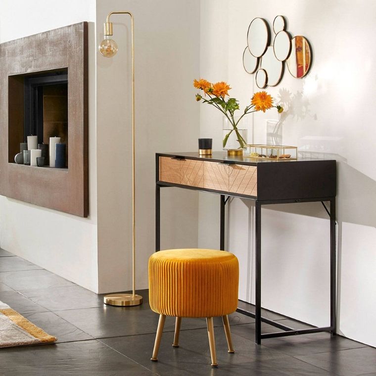 Atmosphera, Solaro, stołek na nóżkach, musztardowy