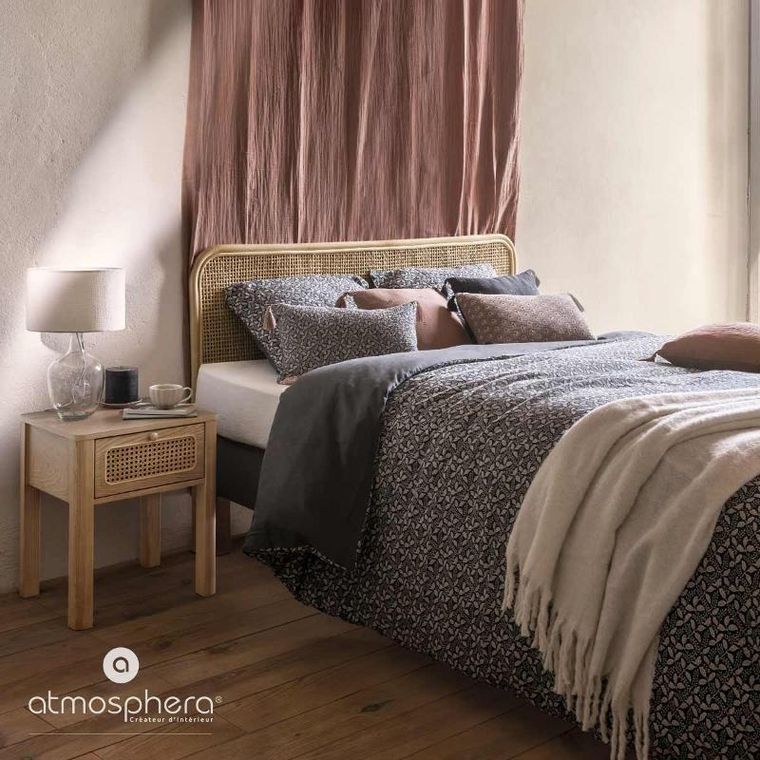 Atmosphera, stolik nocny, Tiria, plecionka wiedeńska, 45-38.5-52.5 cm