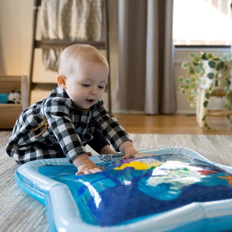 Baby Einstein, mata wodna sensoryczna do leżenia na brzuszku z ośmiornicą