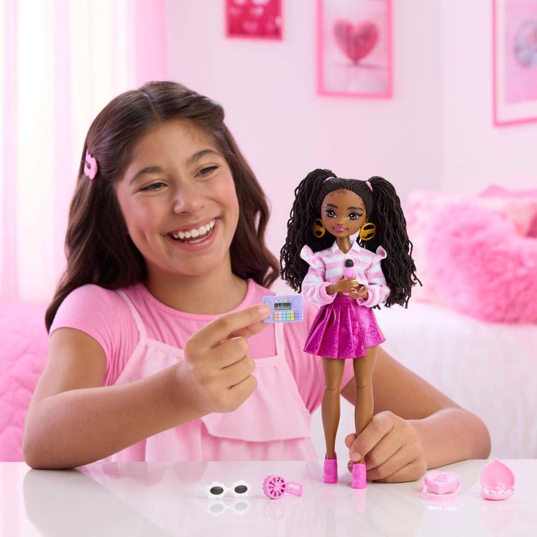 Barbie, Dream Besties, brunetka w różowej spódniczce, lalka i akcesoria