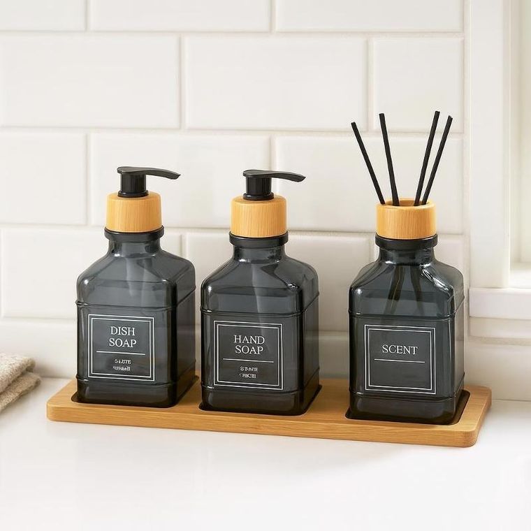 Bathroom Solutions, Ren, zestaw łazienkowy ze szklanym dyfuzorem i tacą bambusową