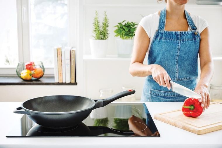 Beka, patelnia wok z nieprzywierającą powłoką, z dodatkowym uchwytem, 30 cm