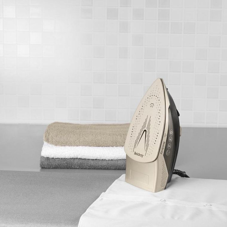 Beldray, żelazko parowe 2000W, 100 g/min, 230 ml