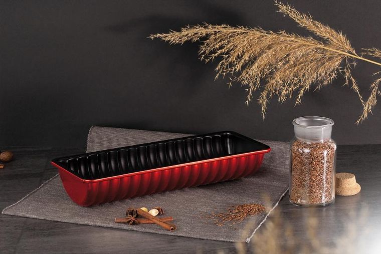 Berlinger Haus, Burgundy, karbowana forma do wypieków