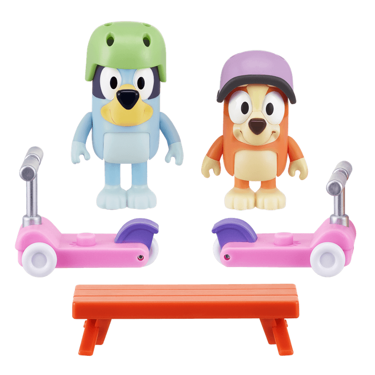 Bluey, Jazda na hulajnodze, zestaw figurek, 2 szt.