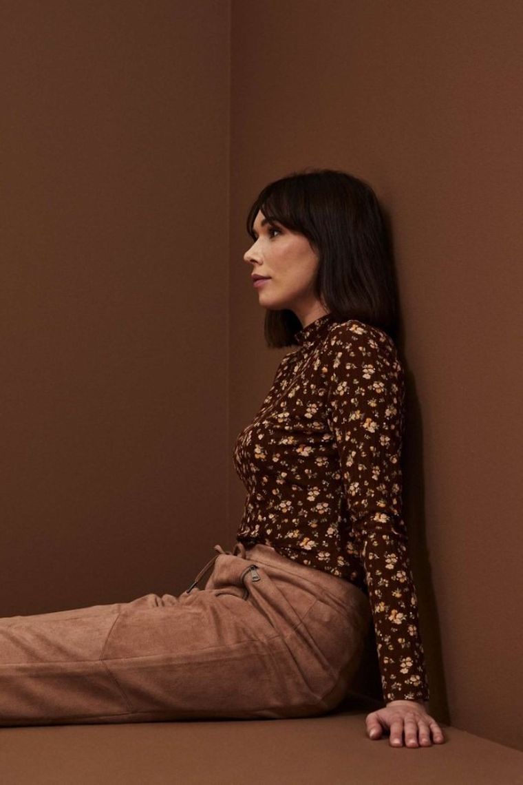 Bluzka damska z długim rękawem, brązowa, Moodo