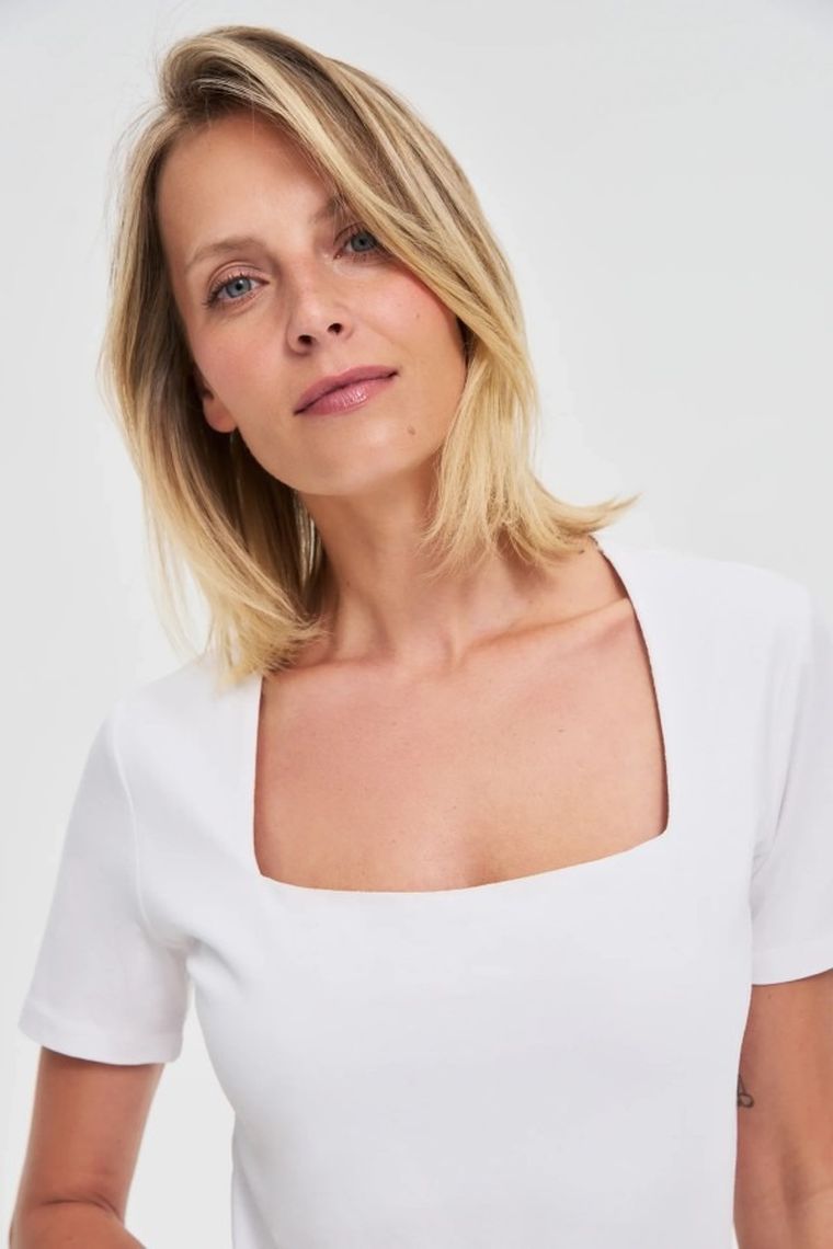 Bluzka damska z krótkim rękawem, biała, Moodo