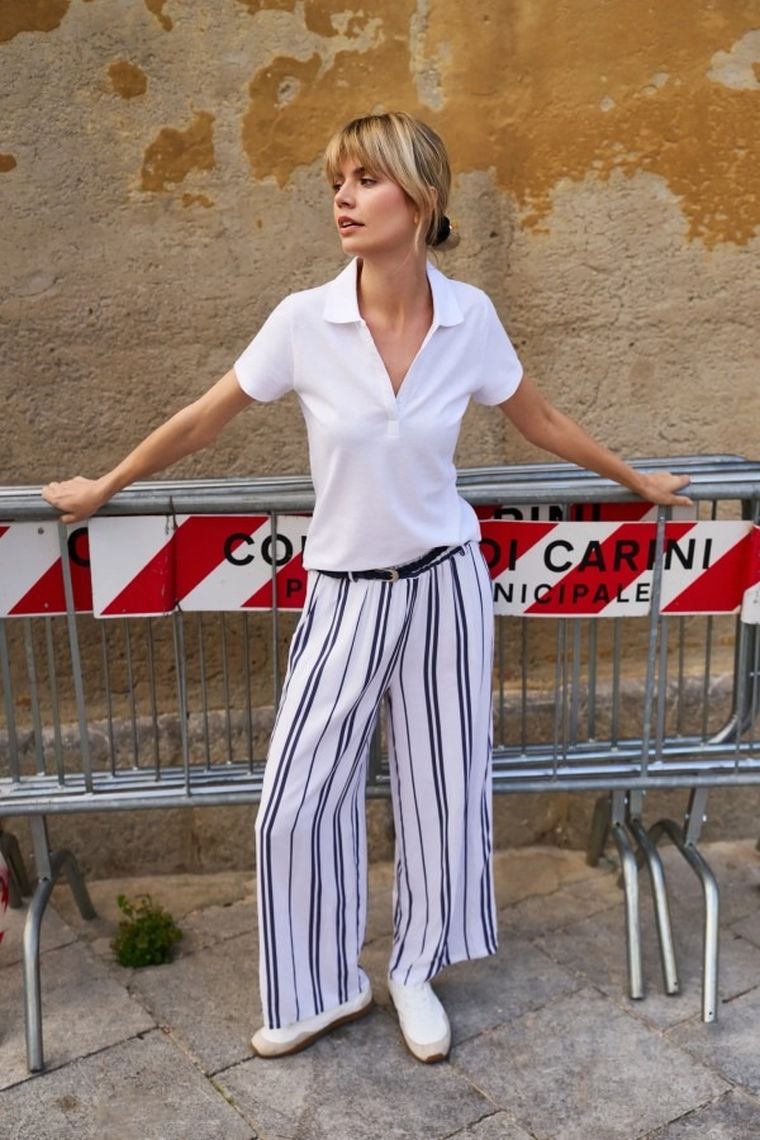 Bluzka damska z krótkim rękawem, biała, Moodo