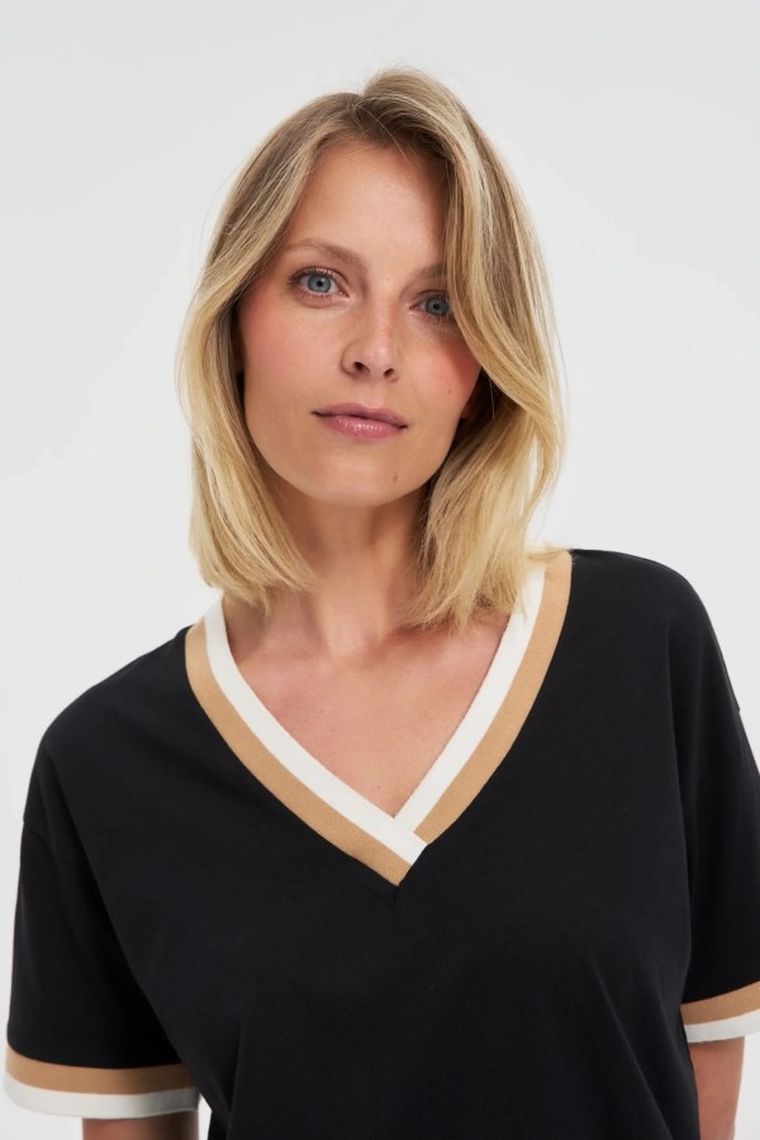 Bluzka damska z krótkim rękawem, czarna, Moodo