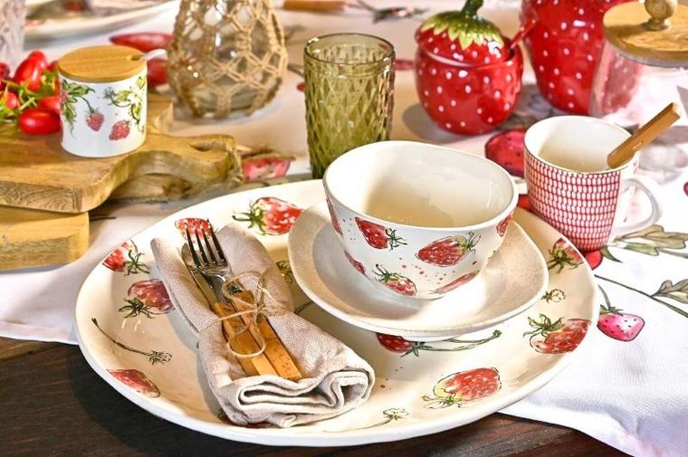 Boltze Home, półmisek ceramiczny, Strawberry, wzór w truskawki, 39-31 cm
