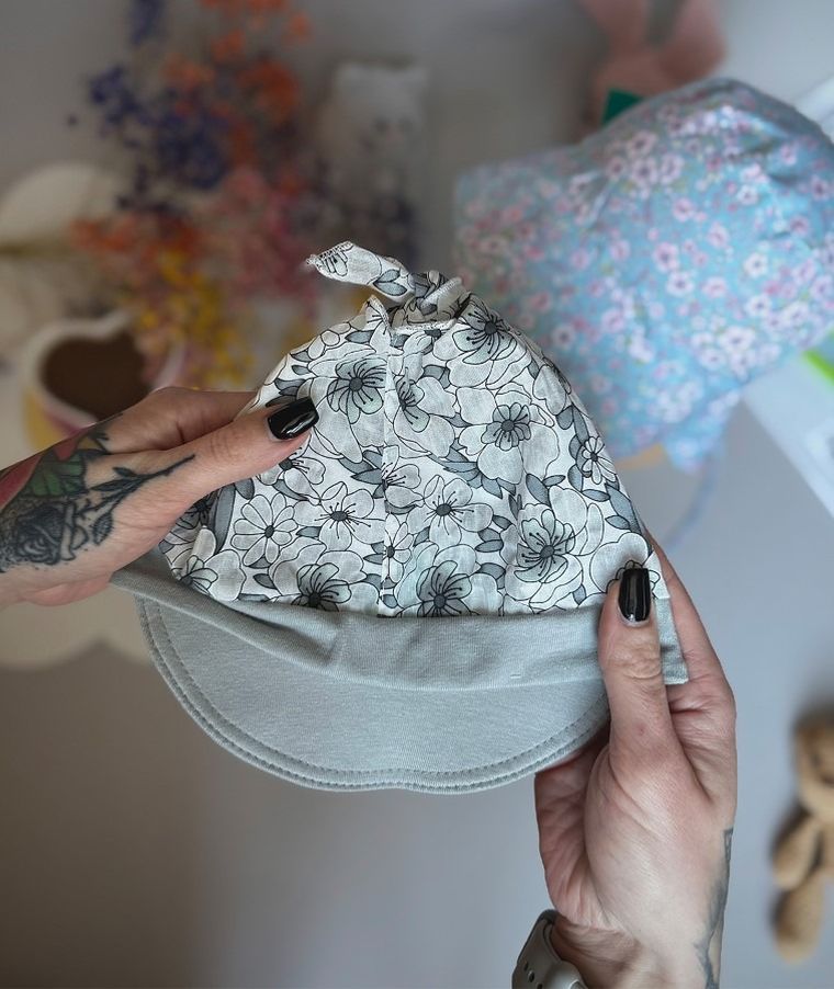 Chustka na głowę dziewczęca, szara, Iltom