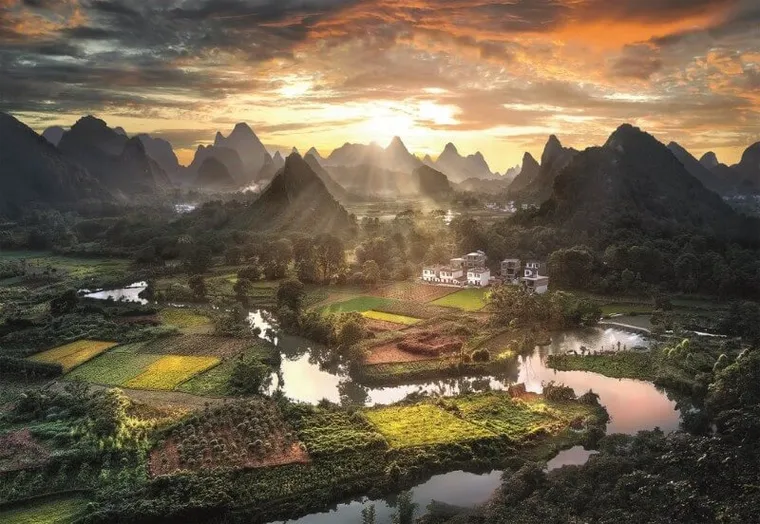 Clementoni, View of china, puzzle, 2000 elementów