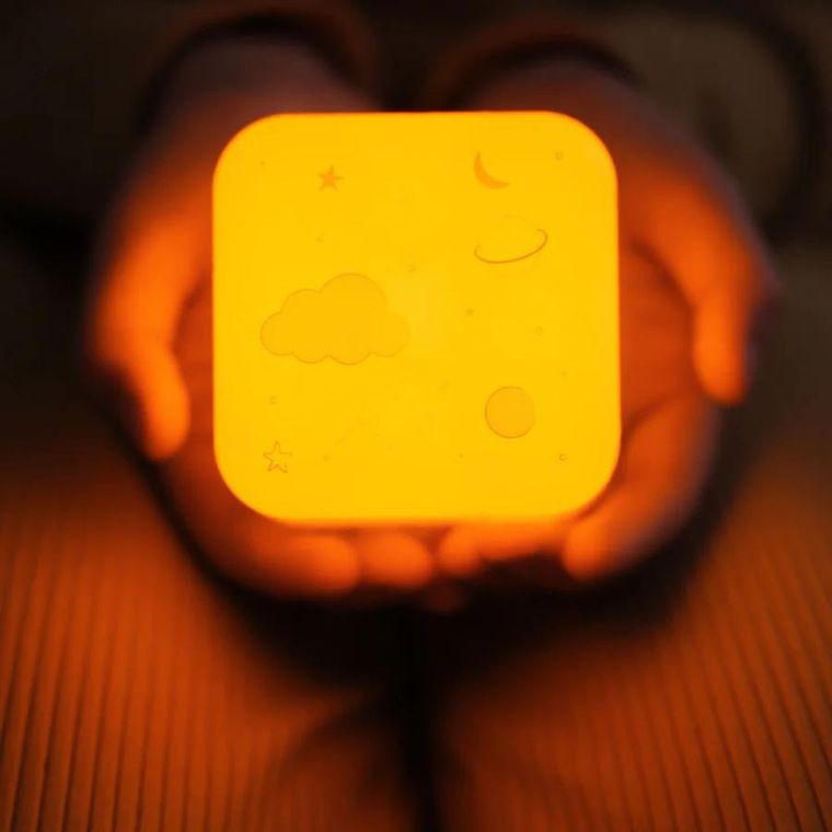 Cloud B, Cube B, Kosmos, lampka nocna