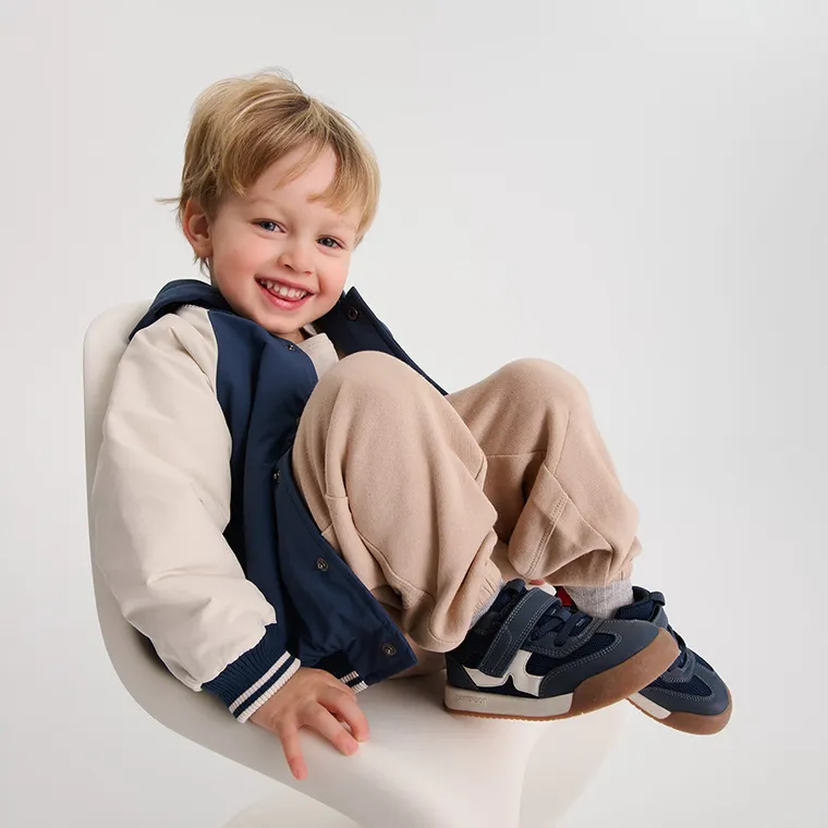 Cool Club, Buty sportowe chłopięce, granatowe, podeszwa Barefoot