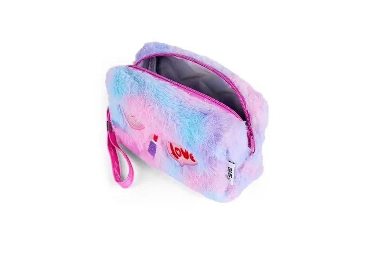 Create it! Furry make-up, puszysta kosmetyczka