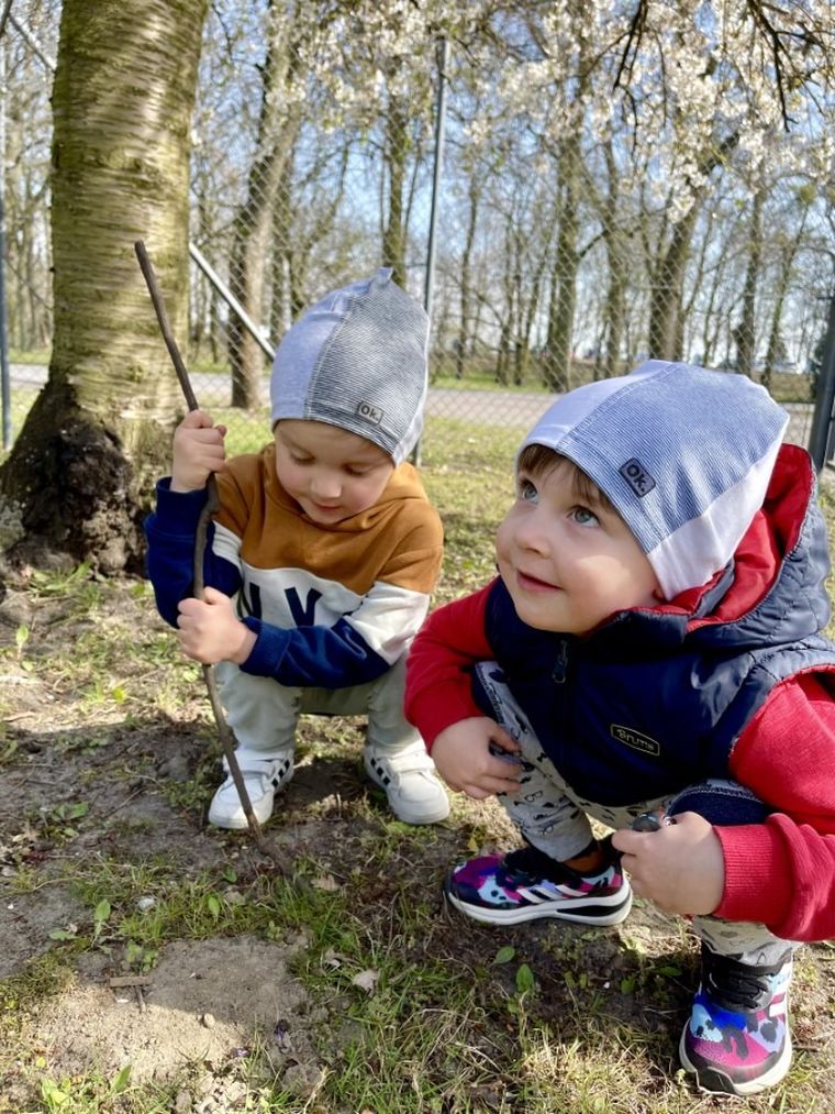 Czapka chłopięca, biała, paski, Iltom