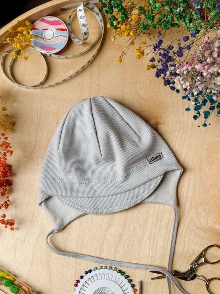 Czapka chłopięca, wiązana, szara, Iltom