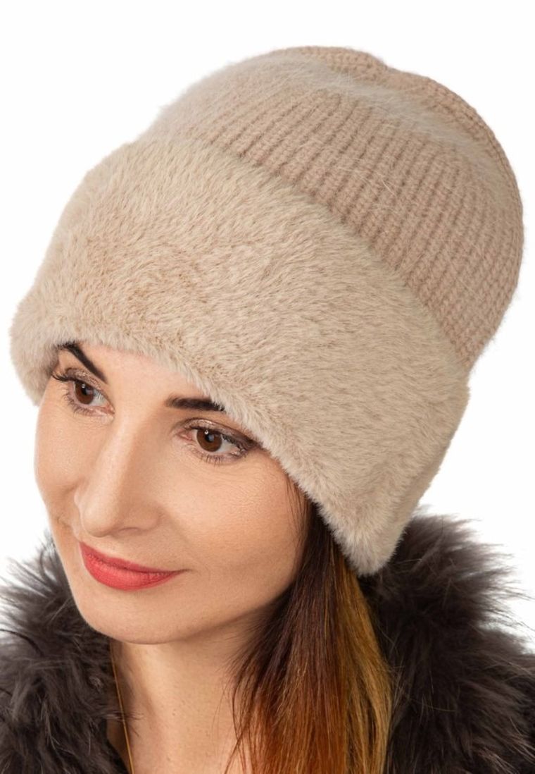 Czapka damska, beżowa, Ambra