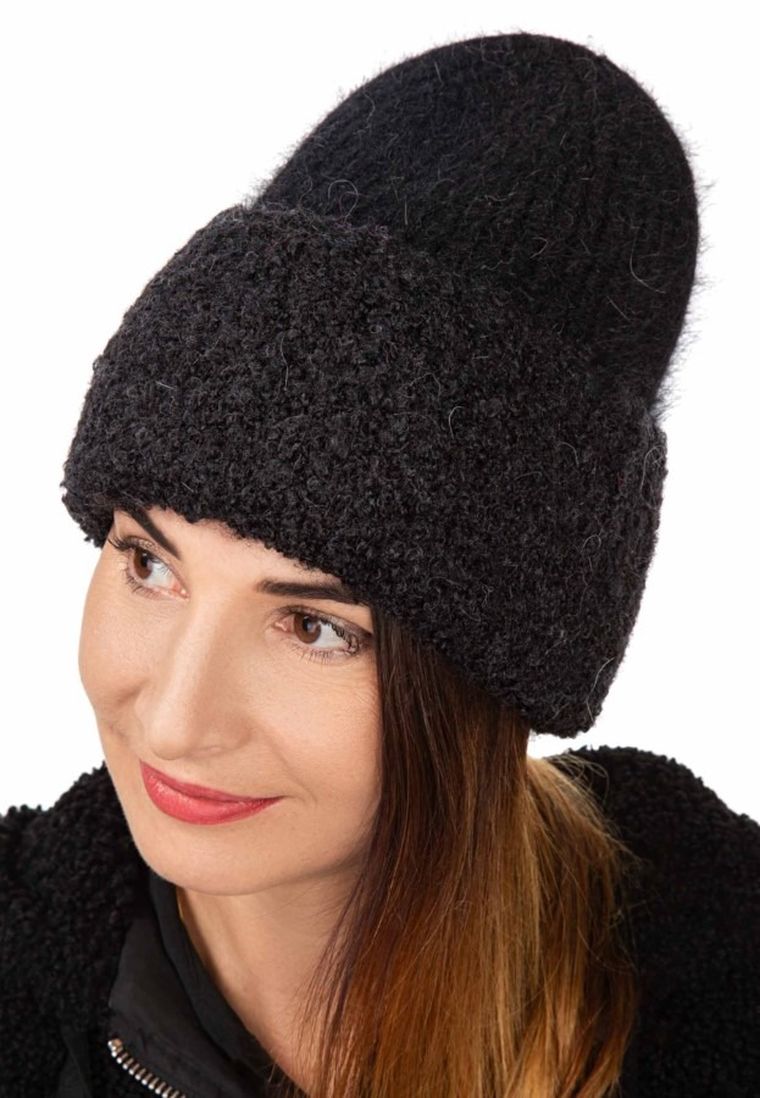 Czapka damska, czarna, Ambra