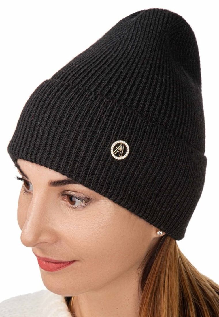 Czapka damska, czarna, Ambra