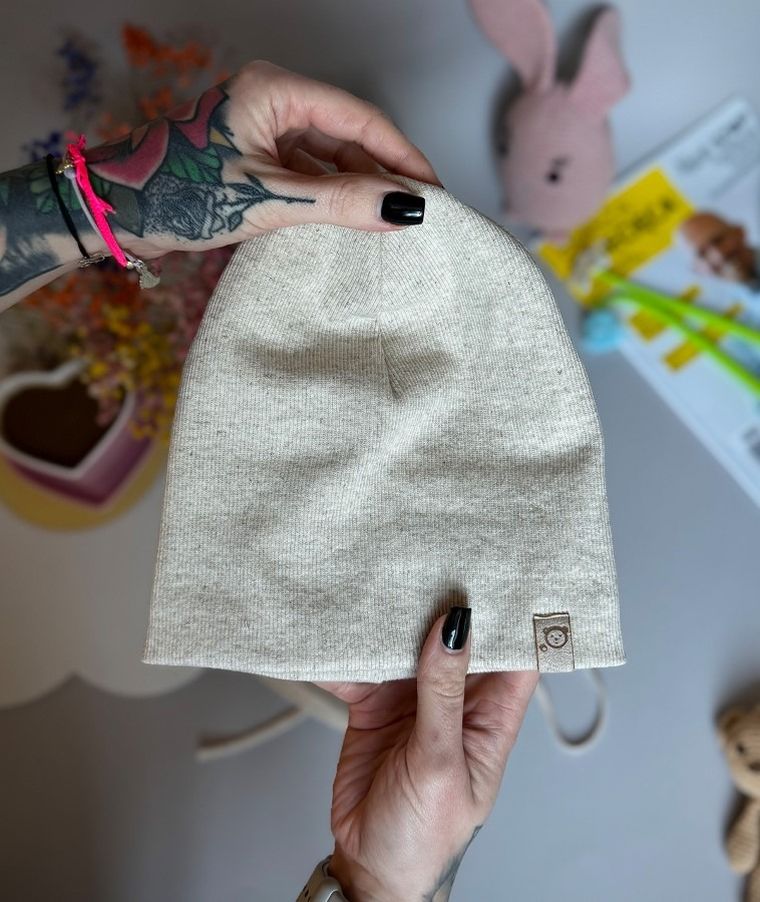 Czapka dziecięca, prążkowana, beżowa, Iltom