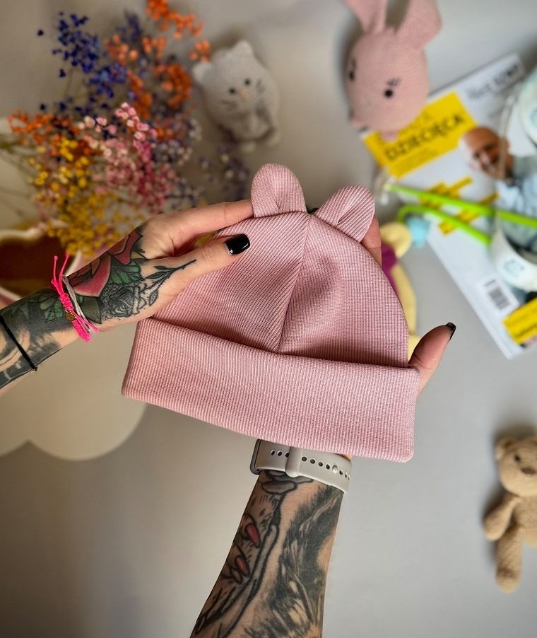 Czapka dziewczęca, prążkowana, różowa, Iltom