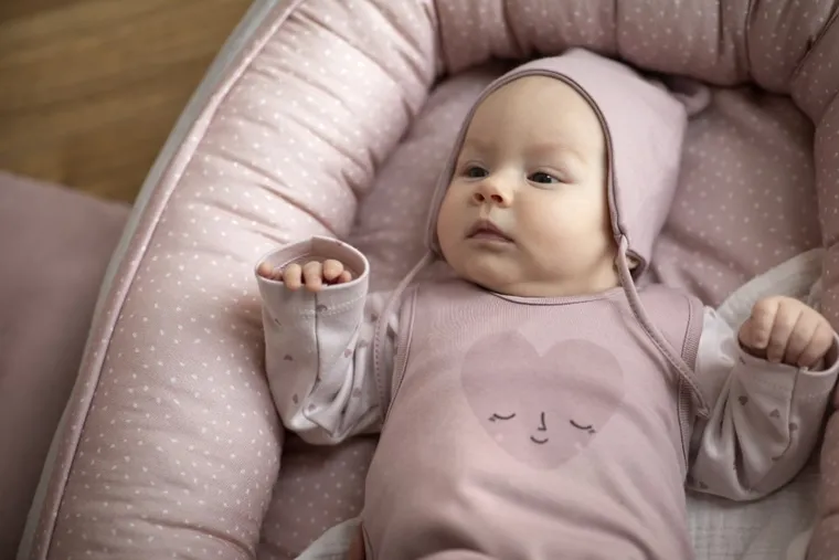 Czapka dziewczęca, wiązana, różowa, Hello, Pinokio