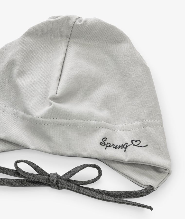 Czapka dziewczęca, wiązana, szara, Iltom