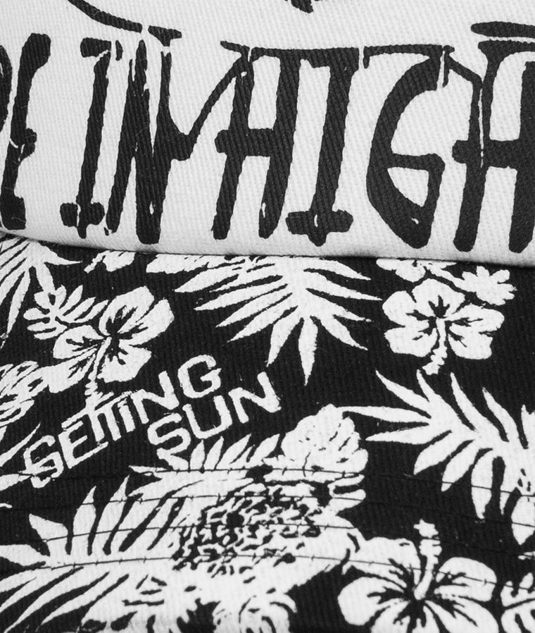 Czapka z daszkiem chłopięca, czarno-biała, napisy, Döll