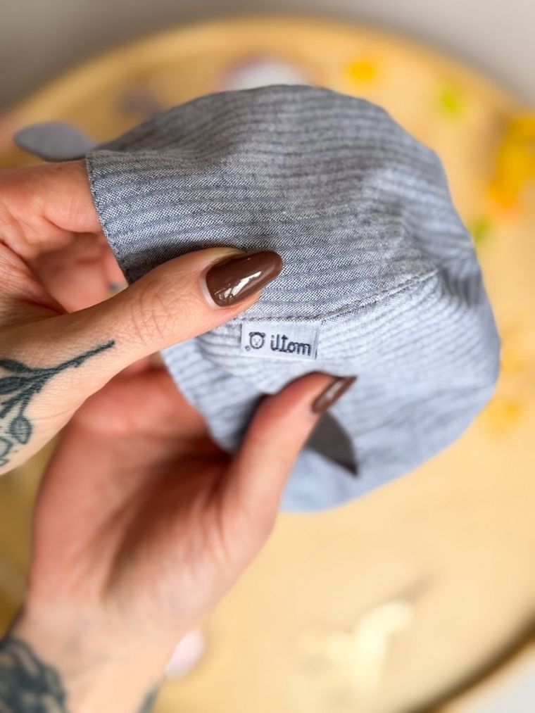 Czapka z daszkiem chłopięca, granatowa, Iltom