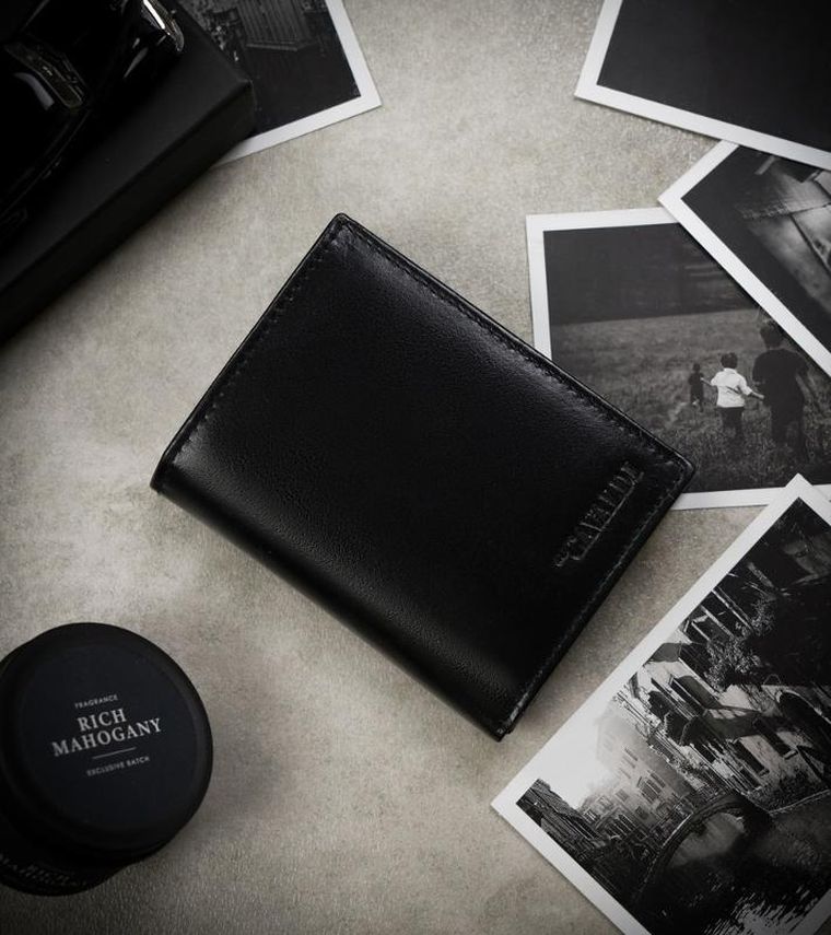 Czarny, skórzany portfel męski z zabezpieczeniem RFID Protect, Cavaldi