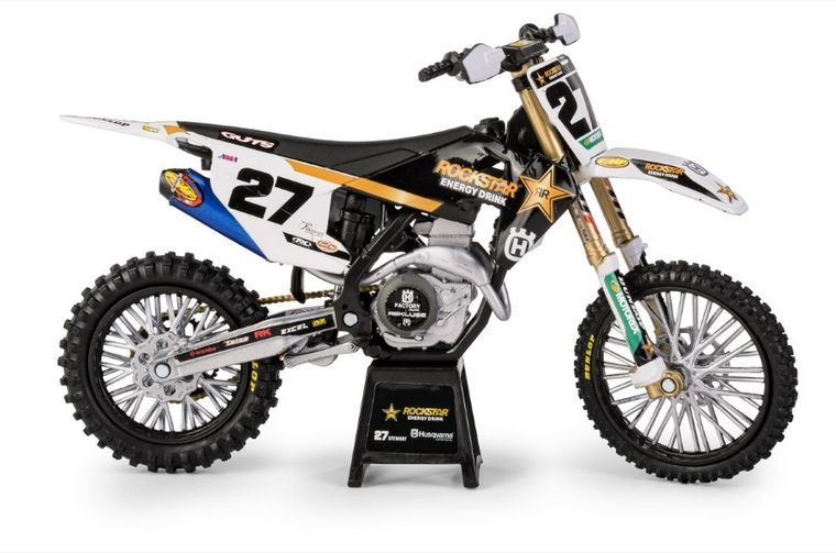 Daffi, DC Rockstar Energy, Husqvarana Factory Racing Team FC450 2022 Rider: Malcolm Stewart No.27, motocykl, model metalowy, 1:12