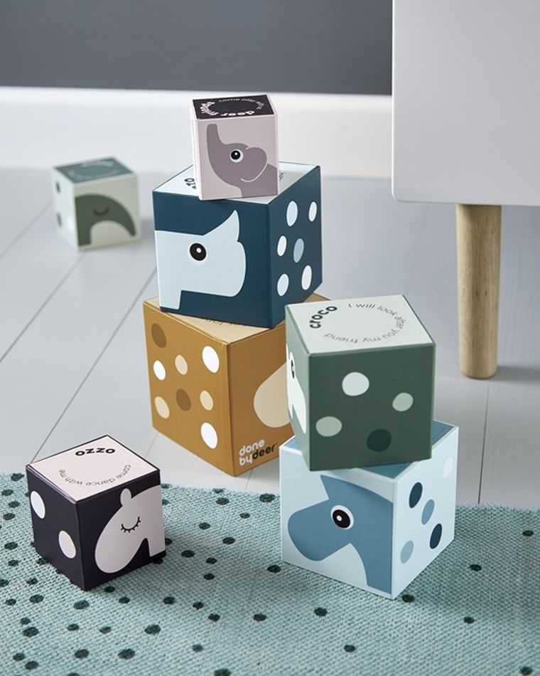 Done by Deer, Friends, kostki do układania