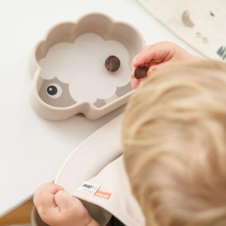 Done by Deer, Owieczka Sheepy, miska z przyssawką, stick&stay, sand