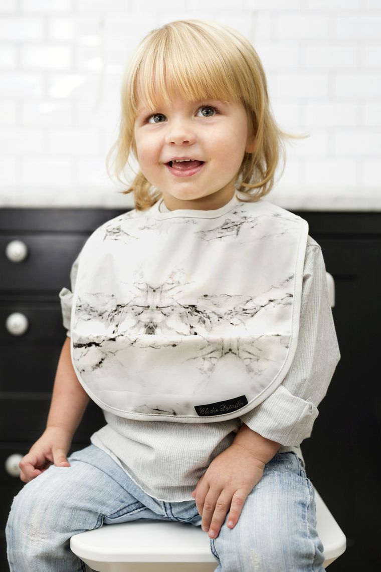 Elodie Details, Marble Grey, śliniak