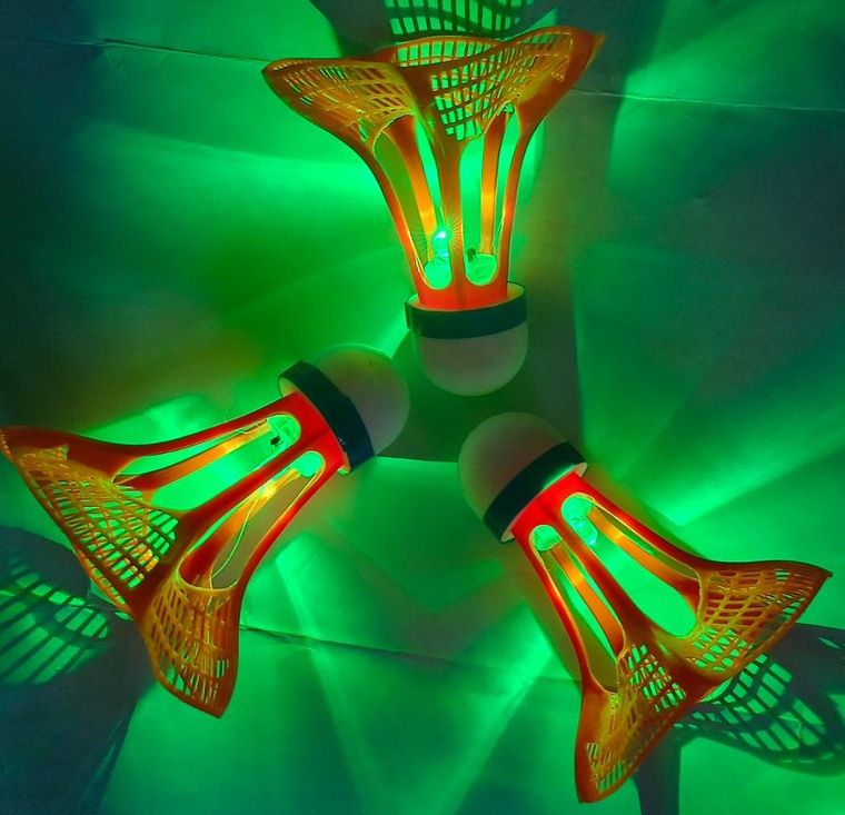 Enero Pro, Air Shutter, lotka do badmintona, LED, 3 szt.