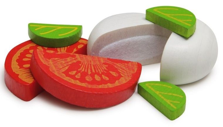 Erzi, drewniane ser mozzarella z pomidorem w puszcze