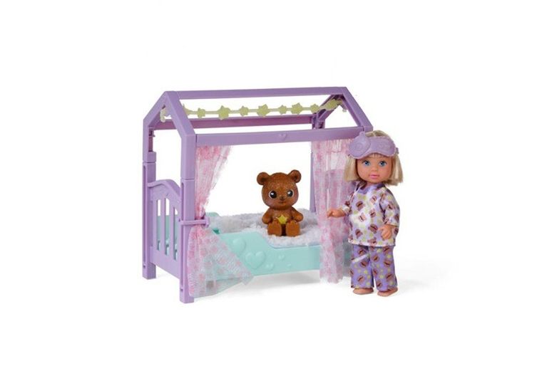 Evi Love, lalka na misiowym łóżku