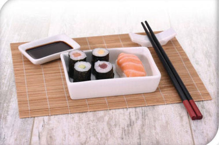 Excellent Houseware, zestaw do serwowania sushi dla 2 osób, z bambusową matą