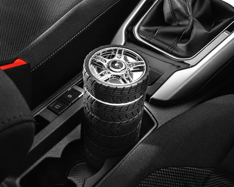 Gadget Master, Opony, składany bidon