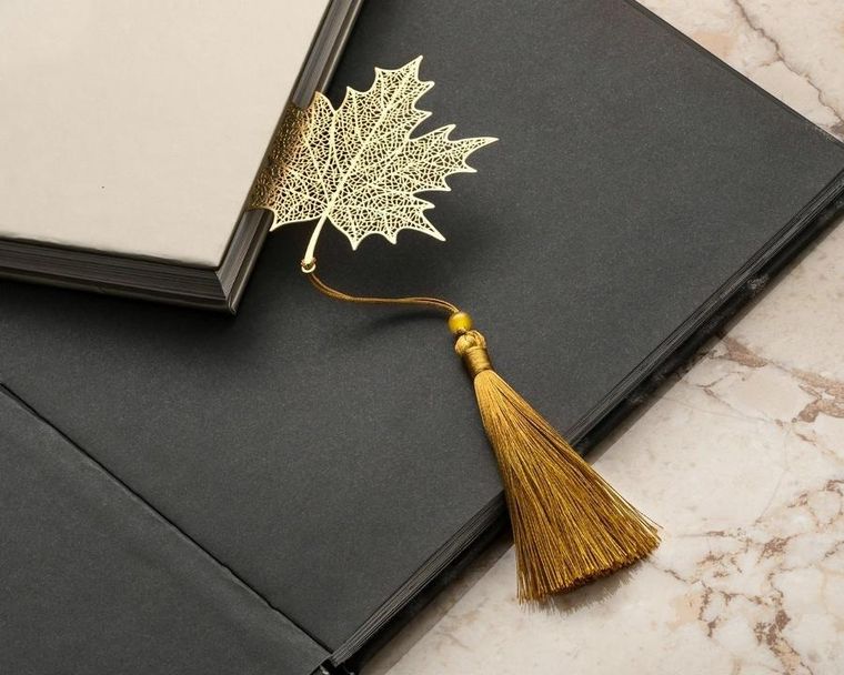 Gadget Master, zakładka do książki, liść klonu