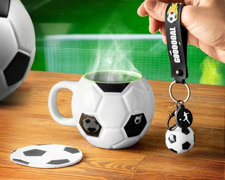 Gadget Master, zestaw piłkarza: kubek, podkładka i brelok