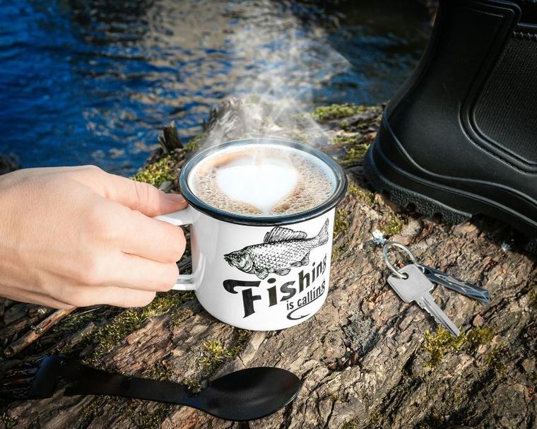 Gadget Master, zestaw upominkowy dla wędkarza: kubek emaliowany, multiniezbędnik i brelok